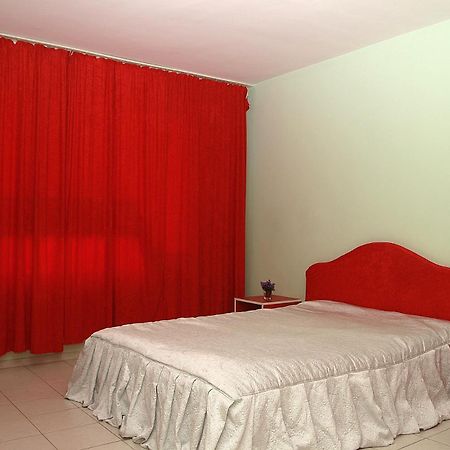 Hotel Kamelia Varna Buitenkant foto