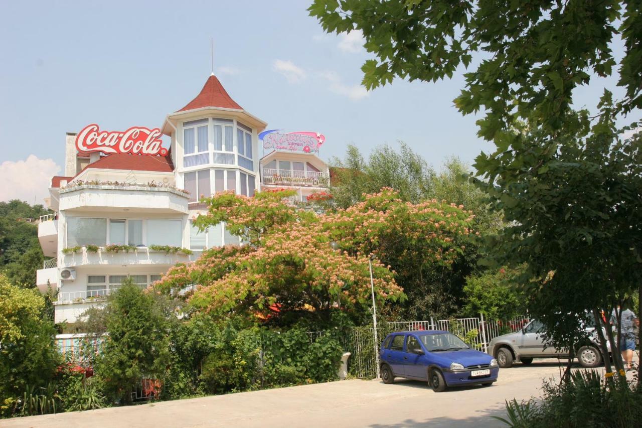 Hotel Kamelia Varna Buitenkant foto