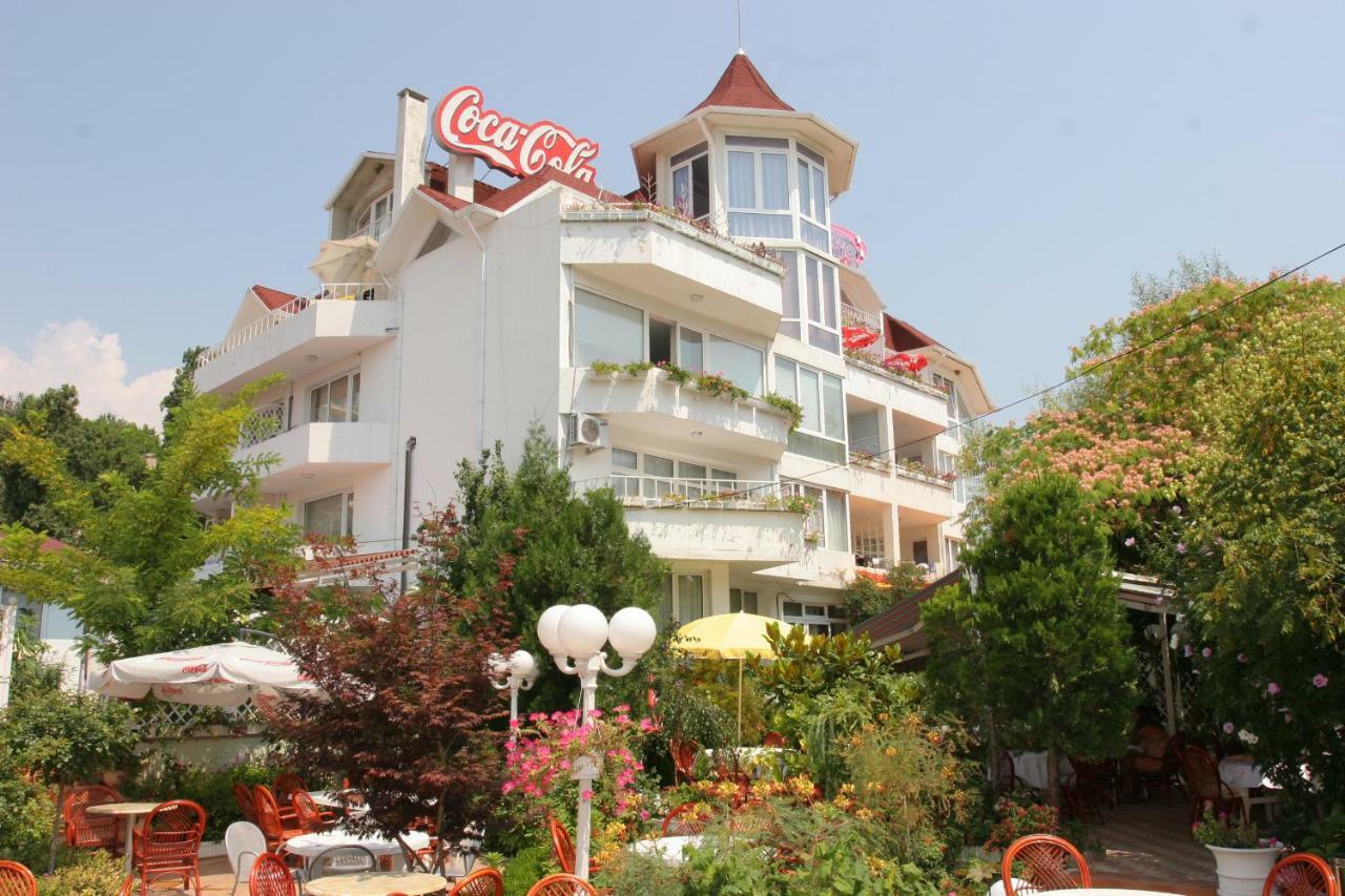 Hotel Kamelia Varna Buitenkant foto